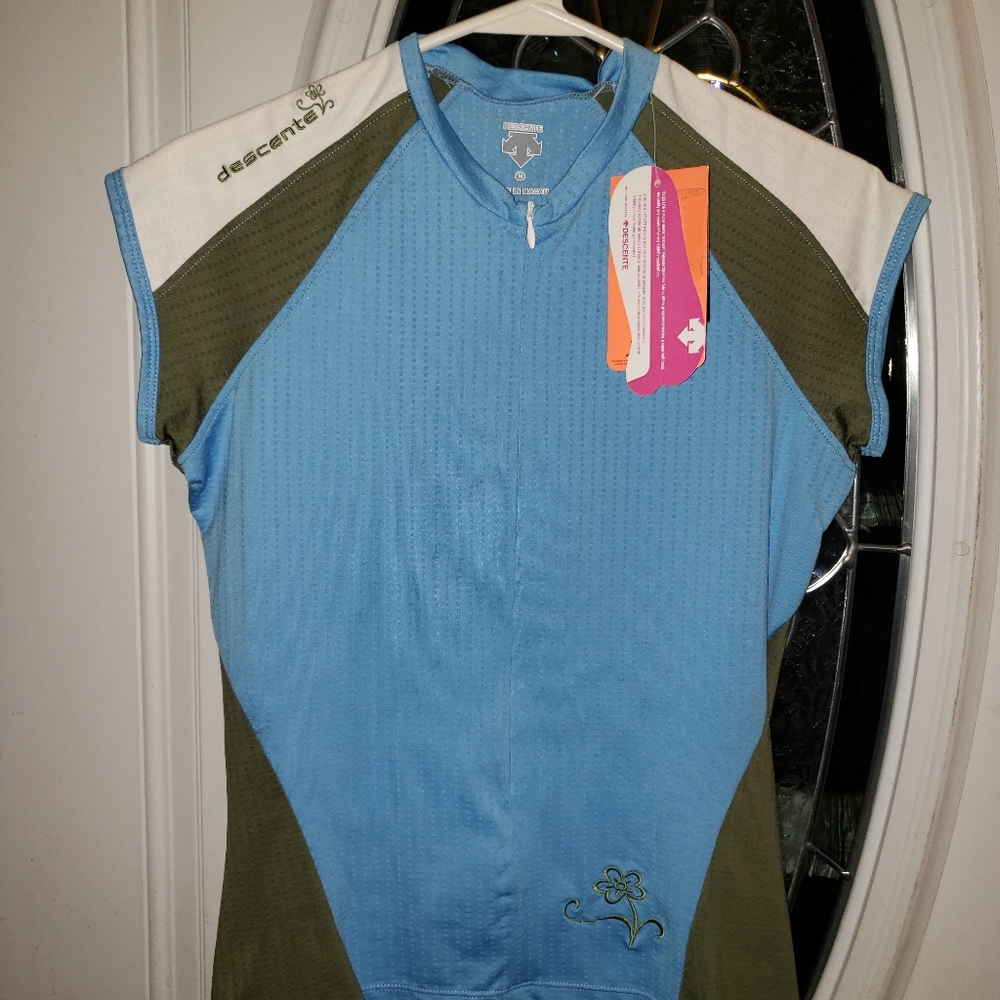 NWT Descente Womens Med Venus Bliss Lite Bike Top